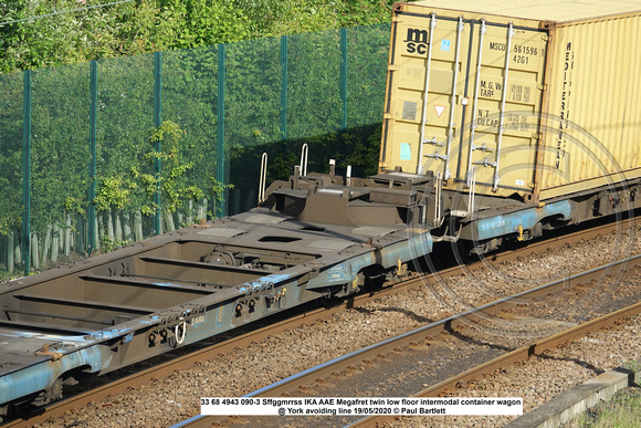33 68 4943 090-3 Sffggmrrss IKA AAE Megafret twin low floor intermodal container wagon @ York avoiding line 2020-05-19 © Paul Bartlett  [4w]
