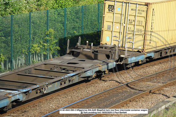 33 68 4943 090-3 Sffggmrrss IKA AAE Megafret twin low floor intermodal container wagon @ York avoiding line 2020-05-19 © Paul Bartlett [5w]