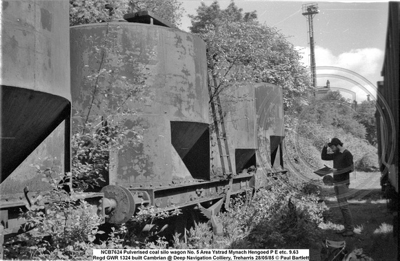 NCB7624 Pulverised coal silo wagon P E etc. 9.63 Regd GWR 1324 built Cambrian @ Deep Navigation Colliery, Treharris 85-05-28 © Paul Bartlett  [02w]