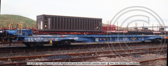 33 68 4909 741-3 Sffggmrrss IKA AAE Megafret twin low floor intermodal container wagon  @ Tees Yard 99-10-10 © Paul Bartlett [3w]