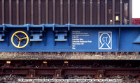 33 68 4909 741-3 Sffggmrrss IKA AAE Megafret twin low floor intermodal container wagon  @ Tees Yard 99-10-10 © Paul Bartlett [7w]