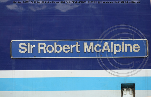 37425 (ex D6992) Sir Robert McAlpine Network Rail built EEVF3552D981 05.07.65 @ York station 2022-06-11 © Paul Bartlett [9w]