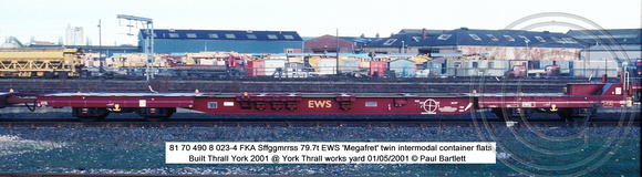 81 70 490 8 023-4 FKA Sffggmrrss EWS Twin @ York Thrall works yard 2001-12-01 � Paul Bartlett w
