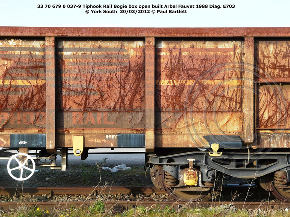 33 70 679 0 037-9 Tiphook Rail @ York South  2012-03-30 © Paul Bartlett [7w]