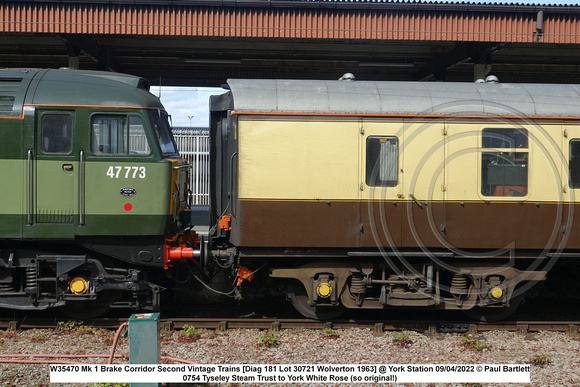 W35470 Mk 1 Brake Corridor Second Vintage Trains [Diag 181 Lot 30721 Wolverton 1963] @ York Station 2022-04-09 © Paul Bartlett [2w]
