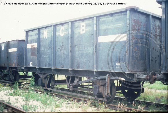 17 NCB ex 21-24t mineral Internal user @ Wath Main Colliery 81-06-28 © Paul Bartlett w