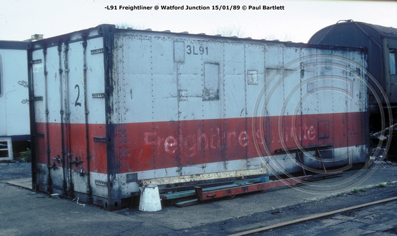 -L91 @ Watford Junction 89-01-15 © Paul Bartlett W