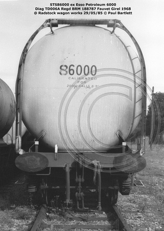 STS86000 Esso Petroleum @ Radstock wagon works 85-08-29 © Paul Bartlett [5w]