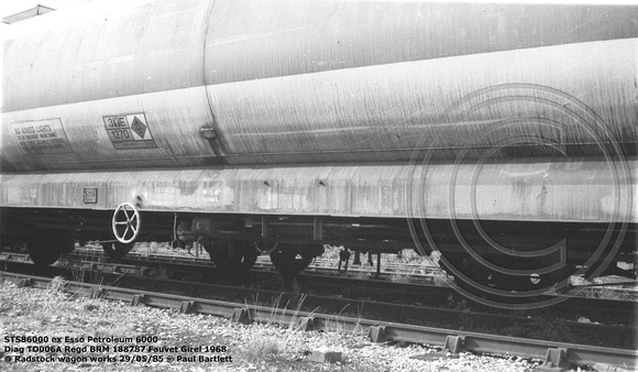 STS86000 Esso Petroleum @ Radstock wagon works 85-08-29 © Paul Bartlett [4w]
