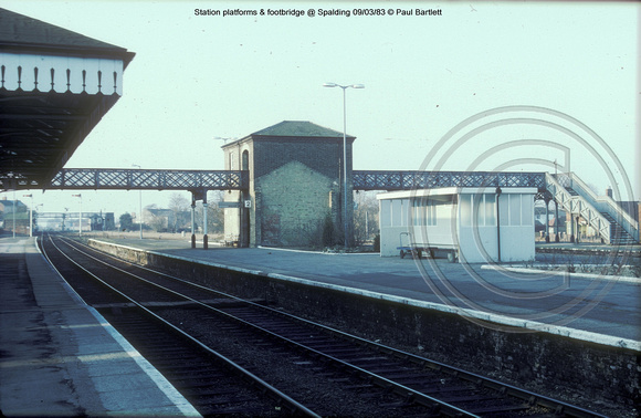Station platforms @ Spalding 83-03-09 � Paul Bartlett w