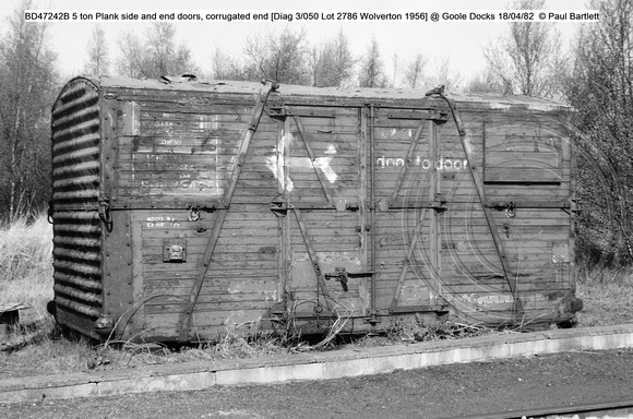 BD47242B Plank side and end doors, corrugated end Diag 3-050 @ Goole Docks 82-04-18 © Paul Bartlett w