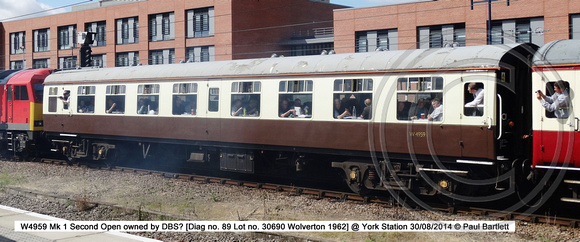 W4959 Mk1 2nd open @ York Station 2014-08-30 � Paul Bartlett [2w]