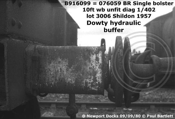 B916099___076059_buffer_at Newport Docks 80-09-09__m_