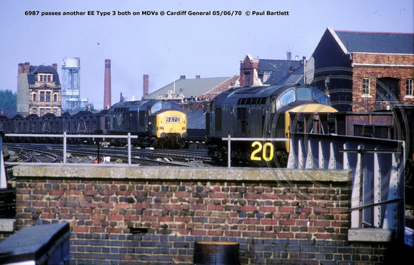 6987 passes another EE Type 3  @ Cardiff General 70-06-05 © Paul Bartlett w