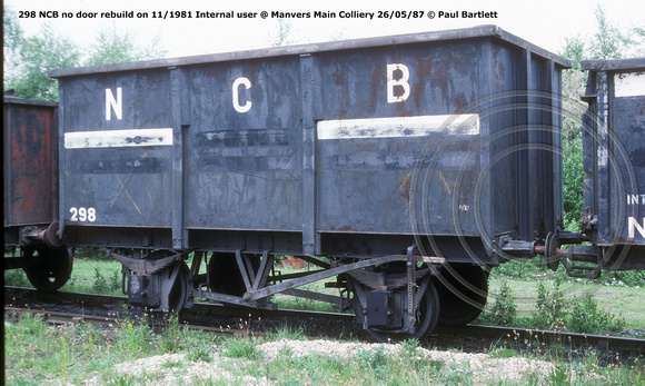 298 NCB No side door Internal user @ Manvers Main Colliery 87-05-26 © Paul Bartlett w