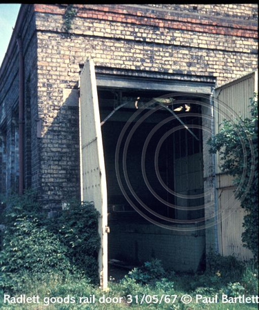 Radlett goods rail doors [m]