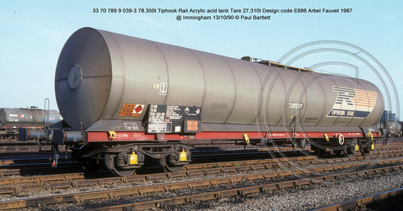 33 70 789 9 039-3 Tiphook Rail Acrylic acid tank Design code E686 @ Immingham 90-10-13 � Paul Bartlett [01w]